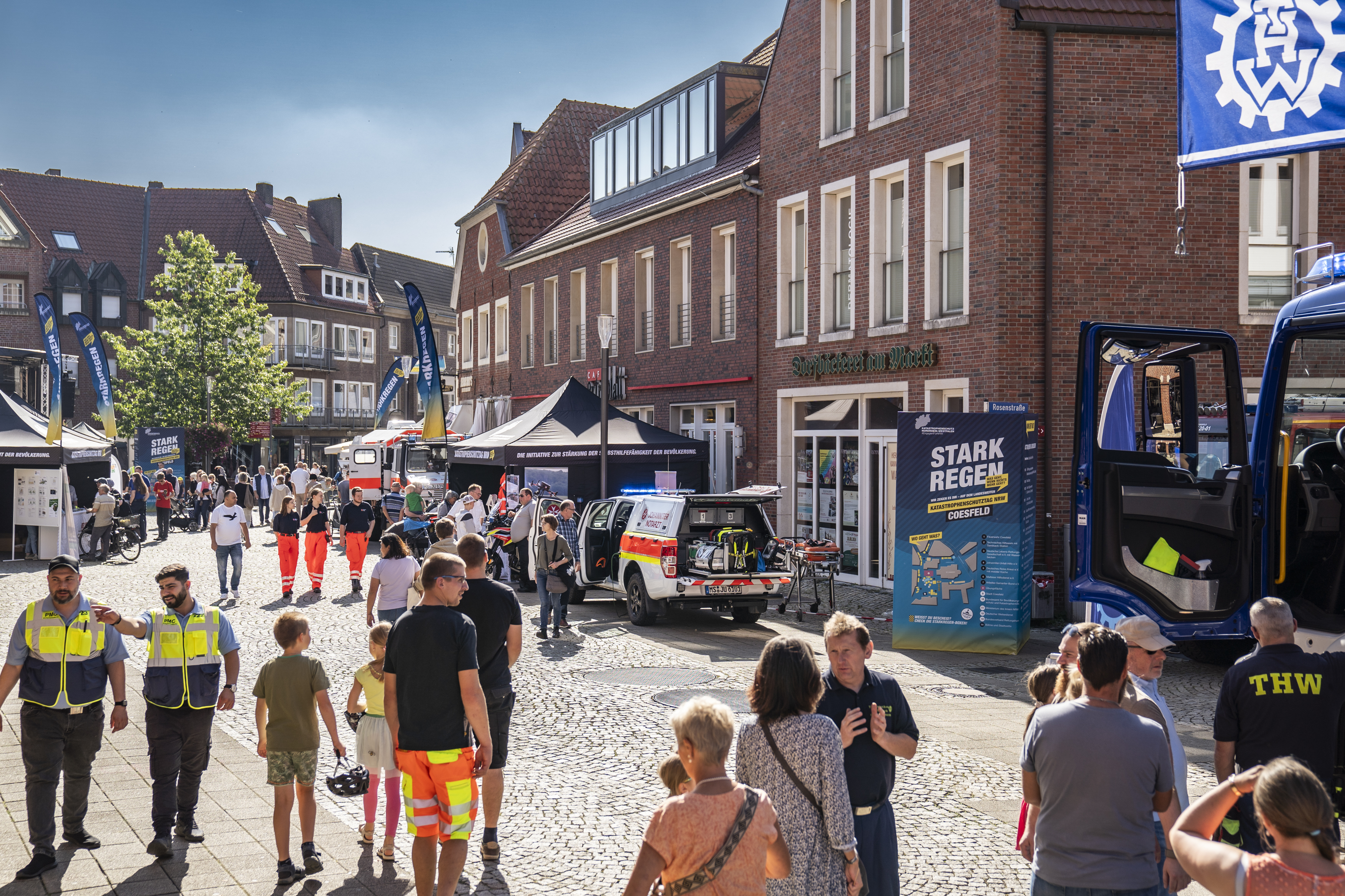 Viele Besucherinnen und Besucher haben sich auf dem Katastrophenschutztag in Coesfeld informiert.